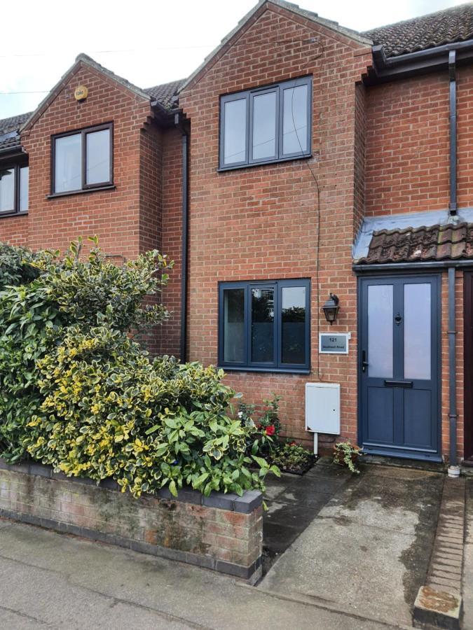 Country Style, 2 Bedroom House, Parking And Superb Location 诺里奇 外观 照片